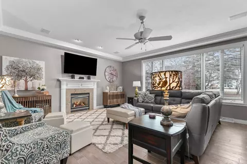 Living - 511 E Quietwinds Way, Appleton, WI 54913 photo 3 of 4
