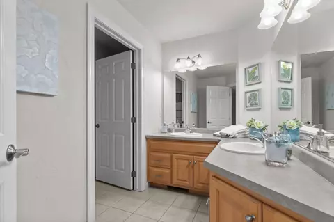 Bath - 511 E Quietwinds Way, Appleton, WI 54913 photo 5 of 8