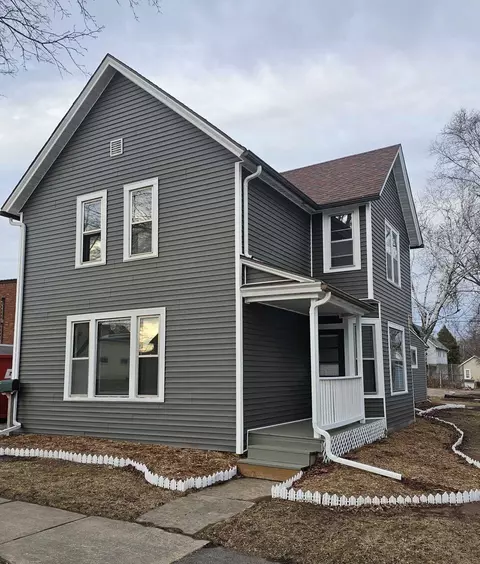 208 W 6th St, Kaukauna, WI 54130