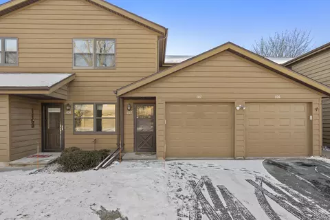 1140 Manor Dr #107, Neenah, WI 54956