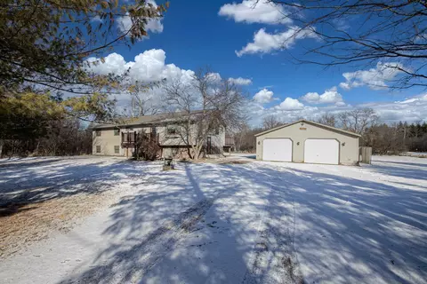 5700 N Lynndale Dr, Appleton, WI 54913