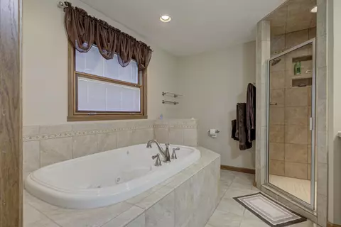 5700 N Lynndale Dr, Appleton, WI 54913 photo 28