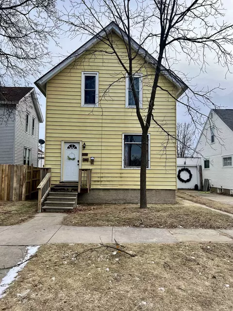 1505 Grant St, Marinette, WI 54143