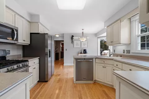 Kitchen - 1603 S Orchard Dr, Appleton, WI 54914 photo 5 of 6