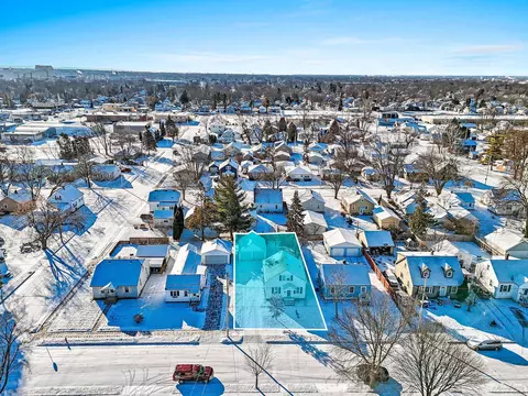 View/Area - 809 W Bell Ave, Appleton, WI 54914 photo 1 of 6