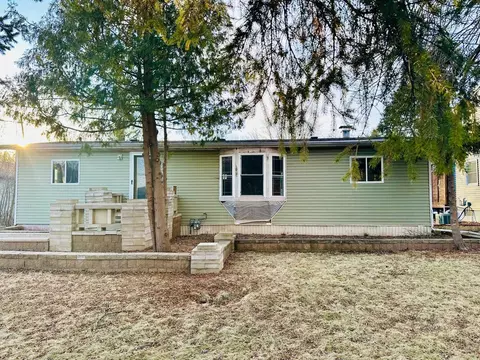 1140 N Lake St, Neenah, WI 54956