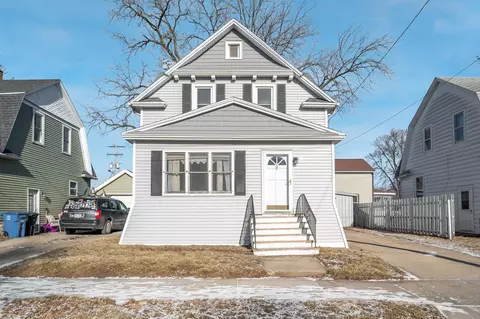 18 E Melvin Ave, Oshkosh, WI 54901