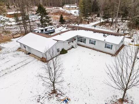 n8563 Parkway Road, Crivitz, WI 54114