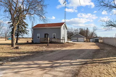 3482 Bradley Rd, Omro, WI 54963
