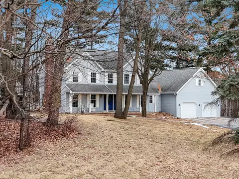 650 Rolling Meadows Dr, Oneida, WI 54155