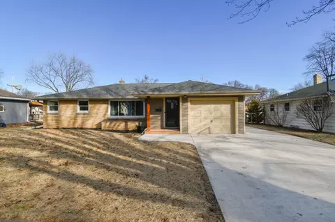 1372 Servais St, Green Bay, WI 54304