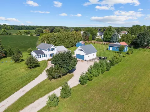 1495 Breezewood Ln, Neenah, WI 54956