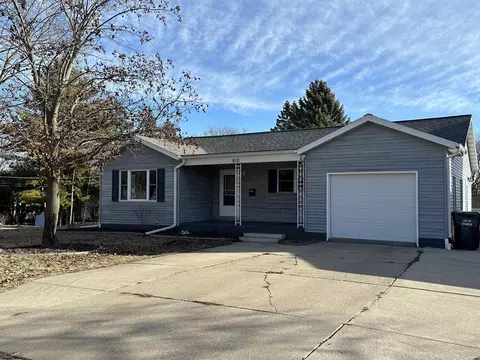 910 Ivory St, Seymour, WI 54165