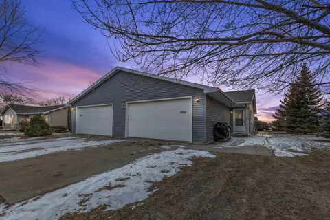 1264 Briarwood Dr, Menasha, WI 54952