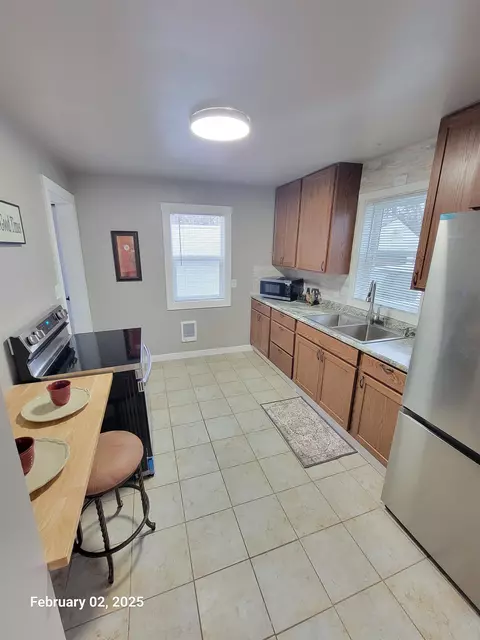 Kitchen - 723 W Grant St, Appleton, WI 54914 photo 2 of 3