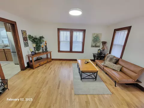 Living - 723 W Grant St, Appleton, WI 54914 photo 1 of 3