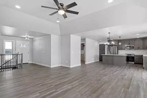 5764 N Acadia Dr, Appleton, WI 54913 photo 9