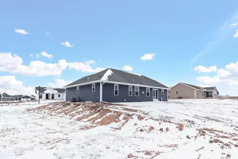 5764 N Acadia Dr, Appleton, WI 54913 photo 4