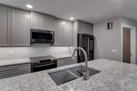2 Lawrence Ct, Appleton, WI 54911 photo 5