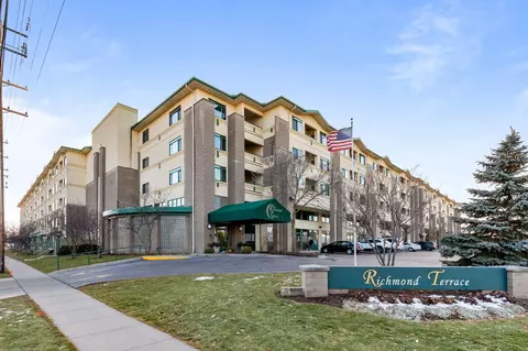 400 N Richmond St #522, Appleton, WI 54911