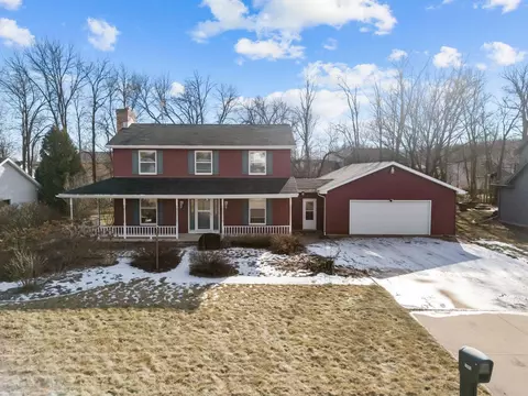 1383 Fox Burrow Ct, Neenah, WI 54956
