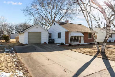 864 Hunt Ave, Neenah, WI 54956