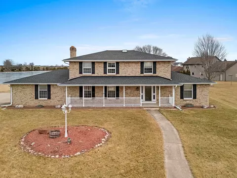 2441 Van Lake Ct, Green Bay, WI 54311