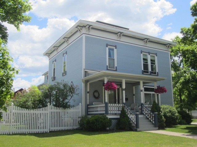118 N Raymond St  