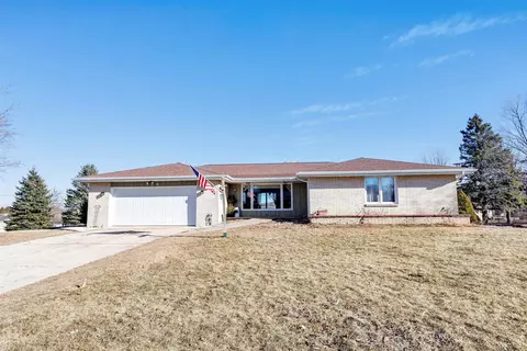 324 Maria St, Luxemburg, WI 54217