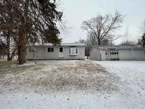 105 N 41st St, Manitowoc, WI 54220