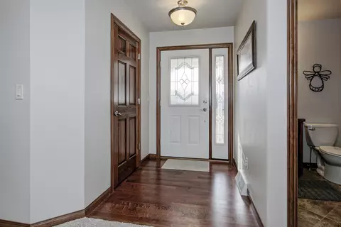 322 Albert Way, Appleton, WI 54915 photo 2