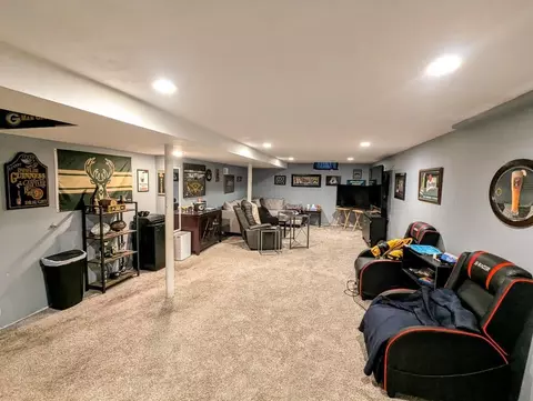 2615 S Jackson St, Appleton, WI 54915 photo 3