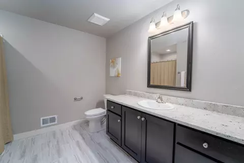 Bath - 5801 N Denali Ln, Appleton, WI 54913 photo 4 of 4