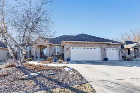 2711 Prairie Garden Trl, Green Bay, WI 54313