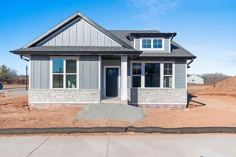 2892 Howard Cmns, Howard, WI 54313