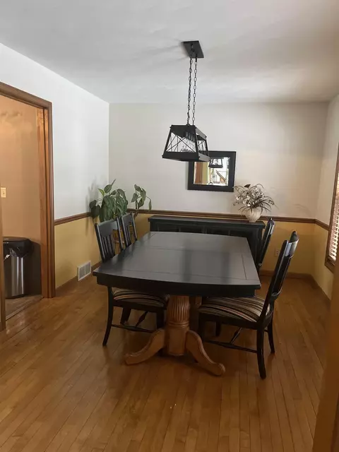 Dining - 1128 E Capitol Dr, Appleton, WI 54911 photo 1 of 4