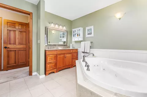 Bath - 1128 E Capitol Dr, Appleton, WI 54911 photo 2 of 4