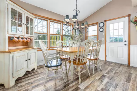 Dining - 1128 E Capitol Dr, Appleton, WI 54911 photo 3 of 4