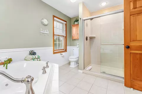 Bath - 1128 E Capitol Dr, Appleton, WI 54911 photo 3 of 4
