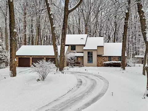 2963 Big Timber Cir, Green Bay, WI 54313