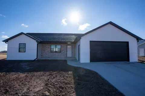 1213 W Thorn Creek Dr, Hilbert, WI 54129