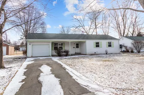233 Edgewood Dr, Neenah, WI 54956