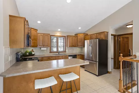 3950 N Casaloma Dr, Appleton, WI 54913 photo 6
