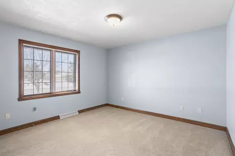 3950 N Casaloma Dr, Appleton, WI 54913 photo 19