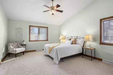 3950 N Casaloma Dr, Appleton, WI 54913 photo 11