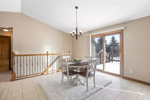 3950 N Casaloma Dr, Appleton, WI 54913 photo 4