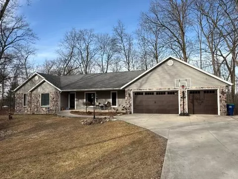w7975 Thomaswood Trail, Fond Du Lac, WI 54937