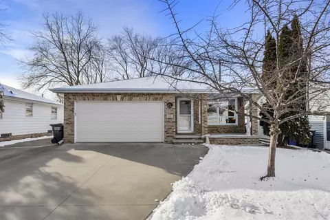 1921 N Charlotte St, Appleton, WI 54911