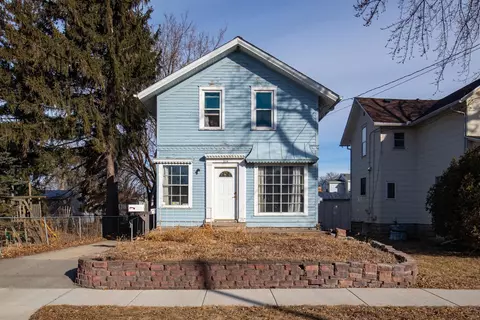 214 E Lincoln Ave, Oshkosh, WI 54901