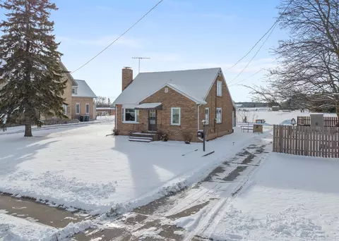 914 Jefferson St, Algoma, WI 54201